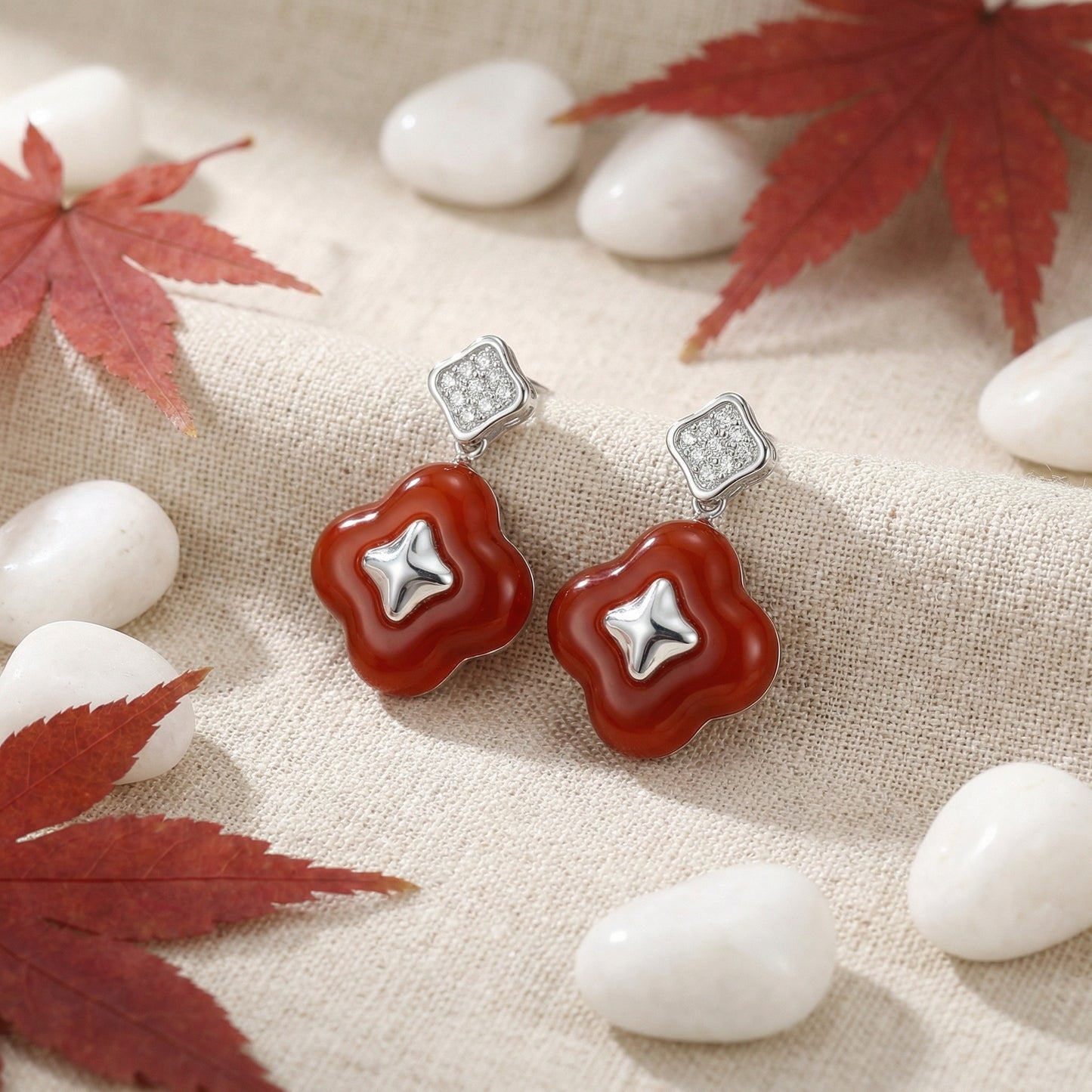 Quatrefoil Charm — S925 Red Quatrefoil Drop Earrings