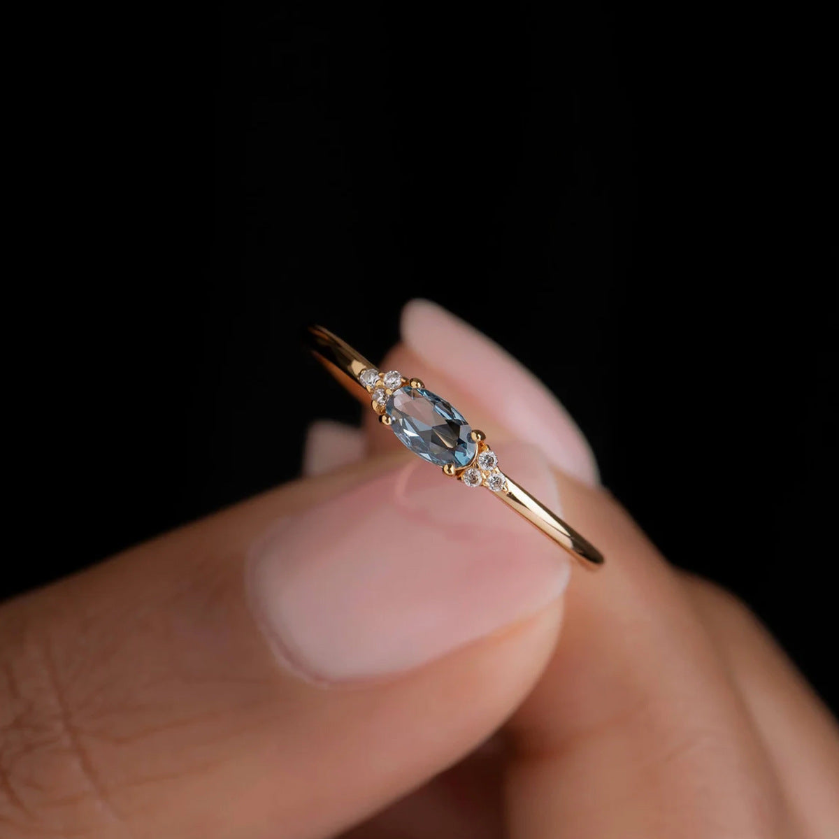 Equine & Shine — S925 Sterling Silver Blue Stone Horse Eye Engagement Ring