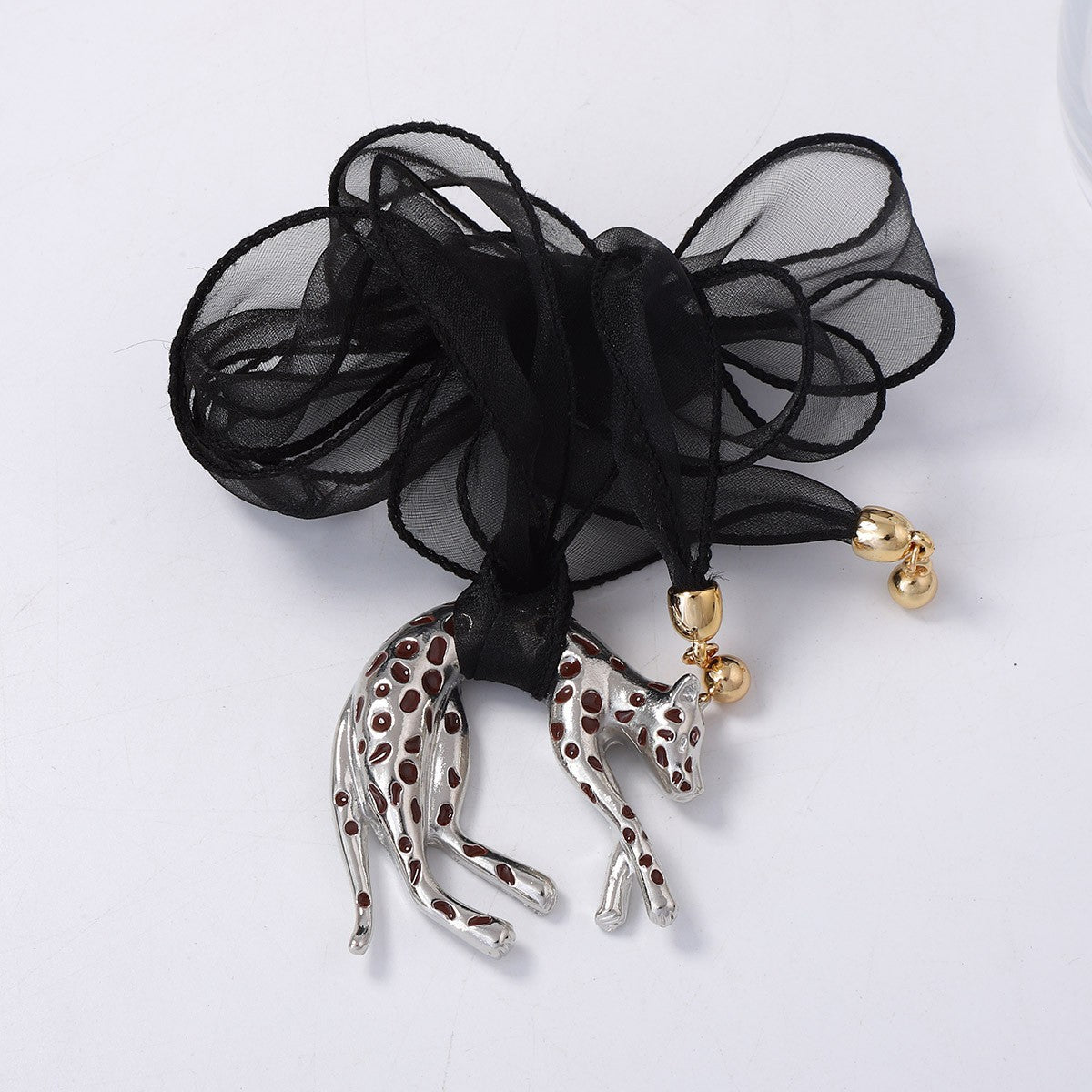 Ribbon & Rouged — Exaggerated Ribbon-Laced Necklace, Euro-American Style
