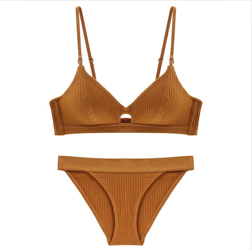 French Finesse — Triangle Cup Bra & Panty Set