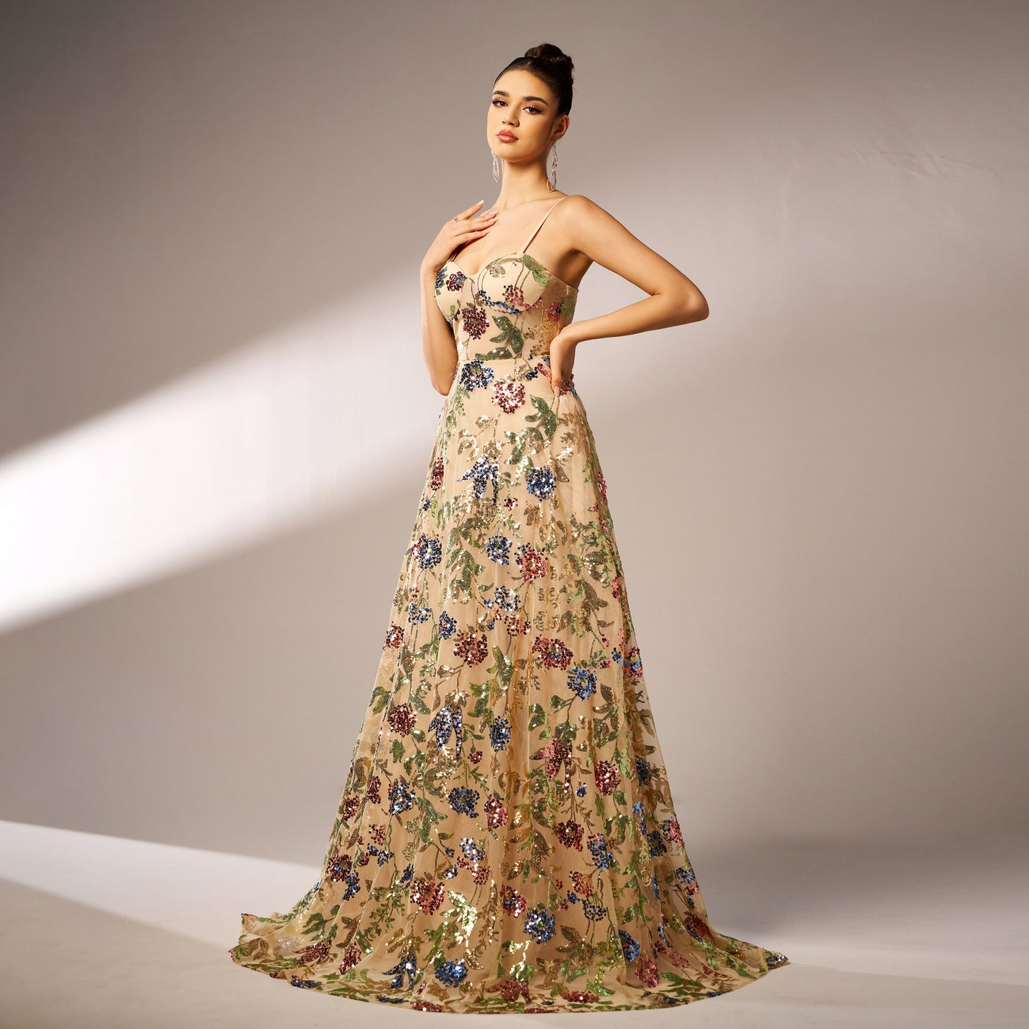 Sequined Stunner — Elegant Sleeveless Suspender Evening Dress
