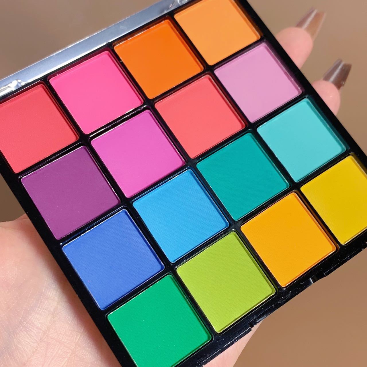 Stage Stunner — Matte & Pearlescent Eye Shadow Palette
