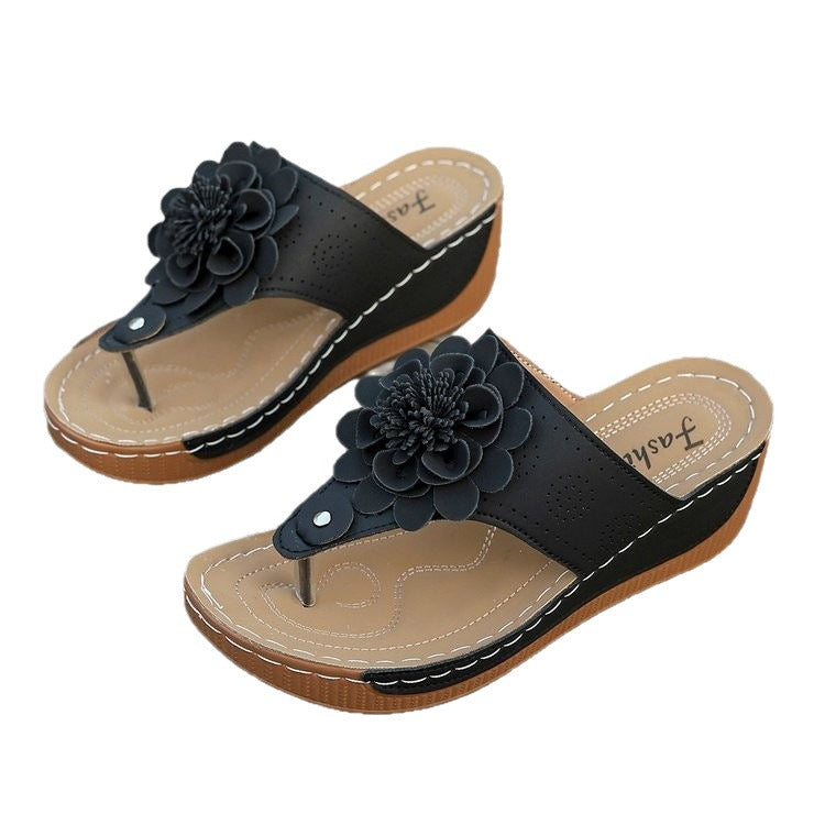 Floral Flops — Plus-size Floral Print Flip-flops in Black
