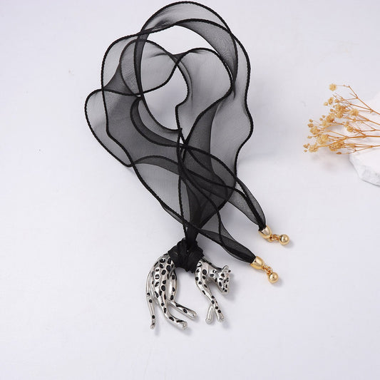 Ribbon & Rouged — Exaggerated Ribbon-Laced Necklace, Euro-American Style