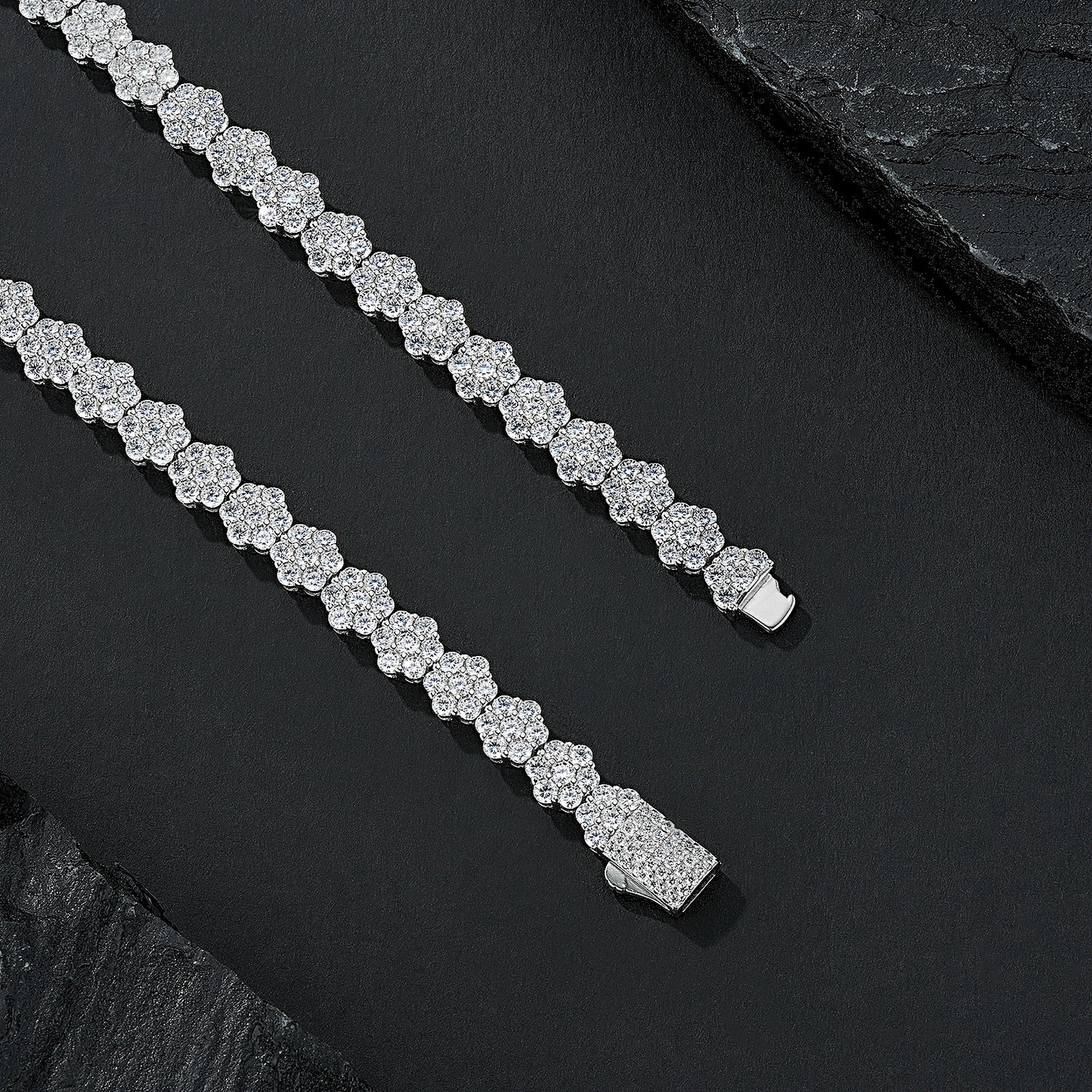 Moissanite Marvel — S925 Silver Platinum Plated Moissanite Pendant