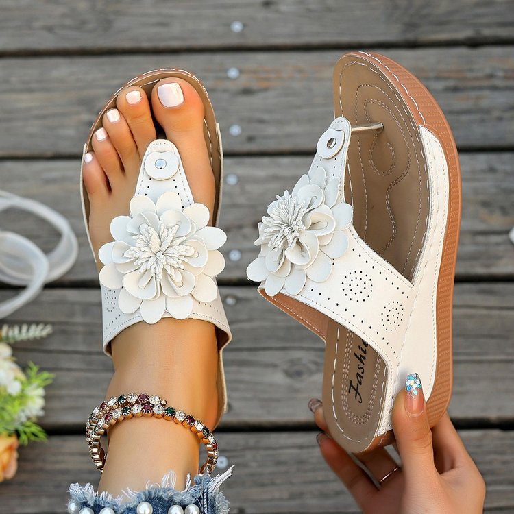 Floral Flops — Plus-size Floral Print Flip-flops in Black