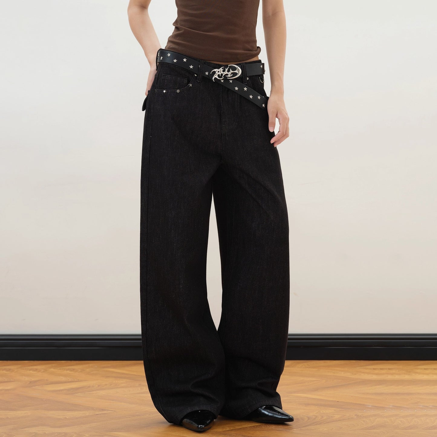 Jean-ius Style — High-End Straight-leg Denim with Stars