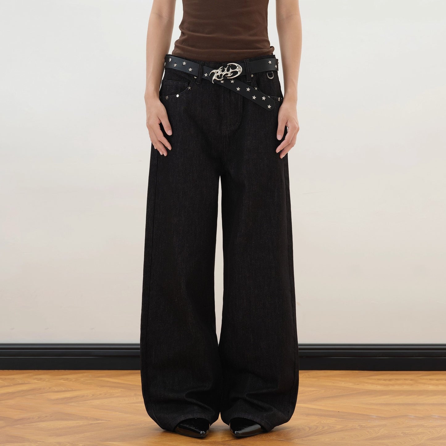 Jean-ius Style — High-End Straight-leg Denim with Stars