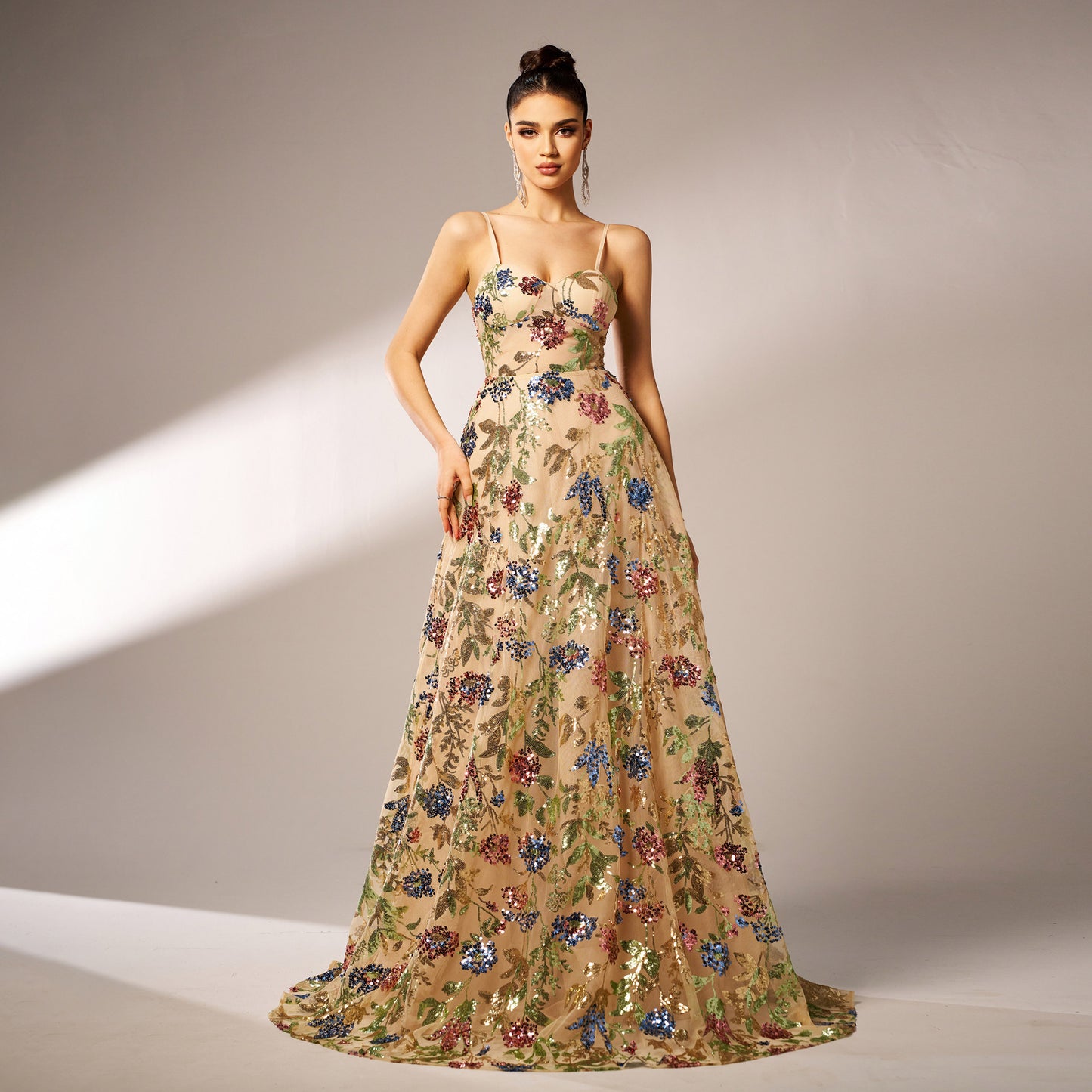 Sequined Stunner — Elegant Sleeveless Suspender Evening Dress