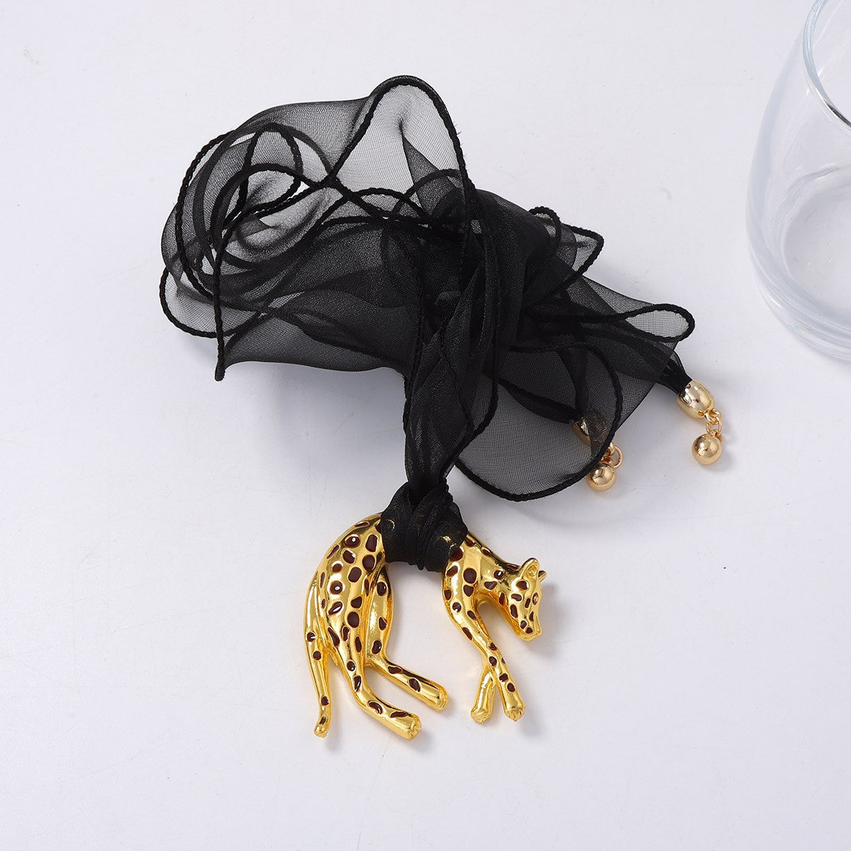 Ribbon & Rouged — Exaggerated Ribbon-Laced Necklace, Euro-American Style