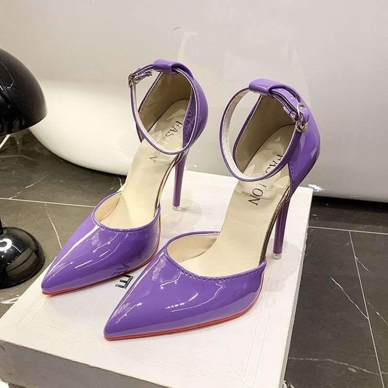 Cover Story — Large Size Covered-Toe One-Strap Sandals