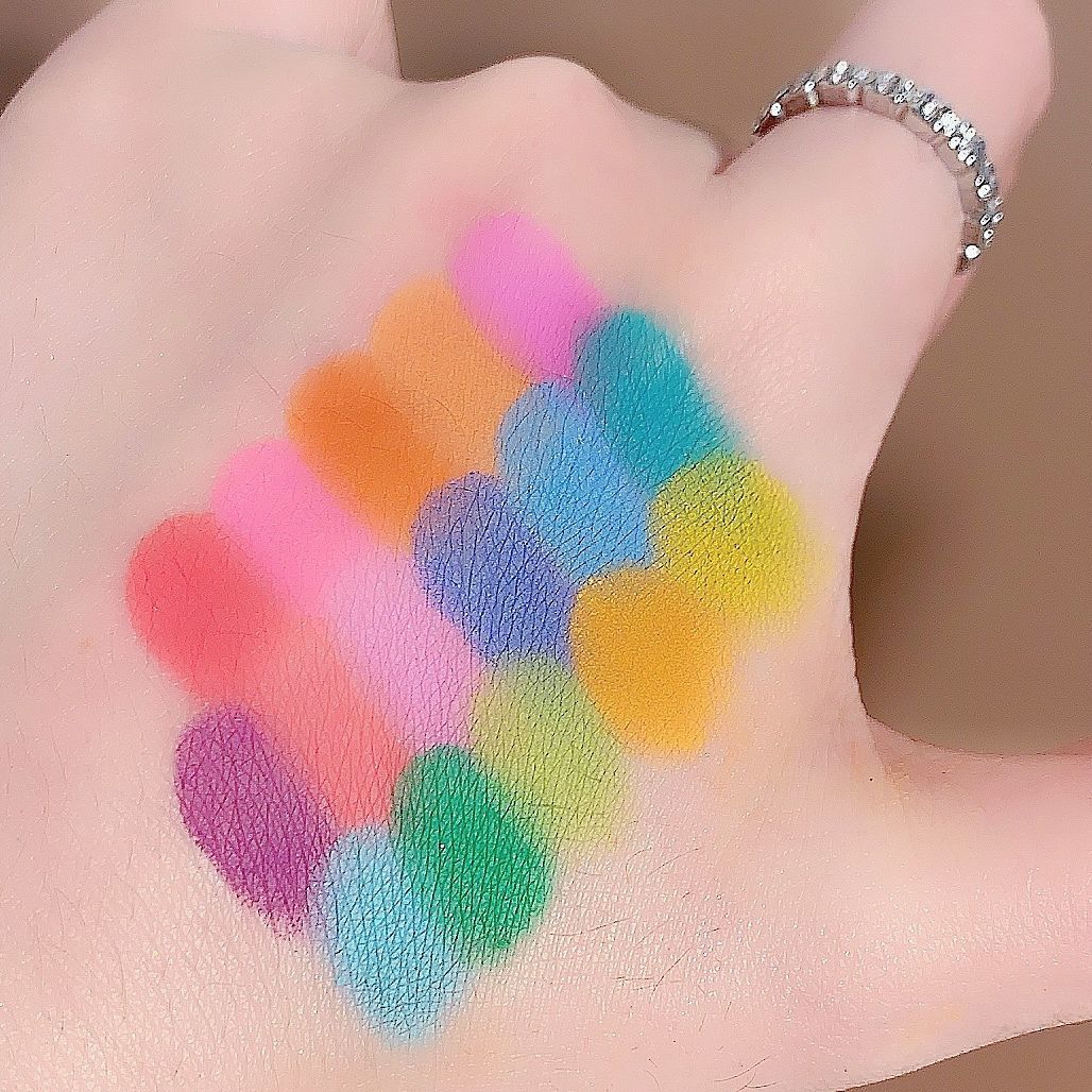 Stage Stunner — Matte & Pearlescent Eye Shadow Palette