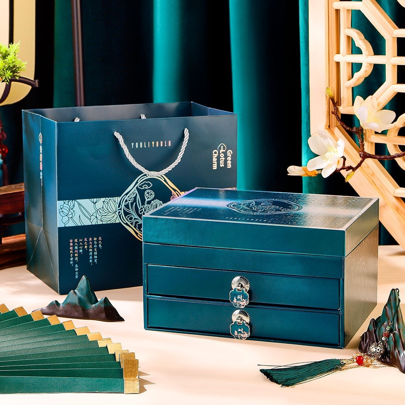 Lotus Blossom — 18pc Beauty Makeup & Skincare Set