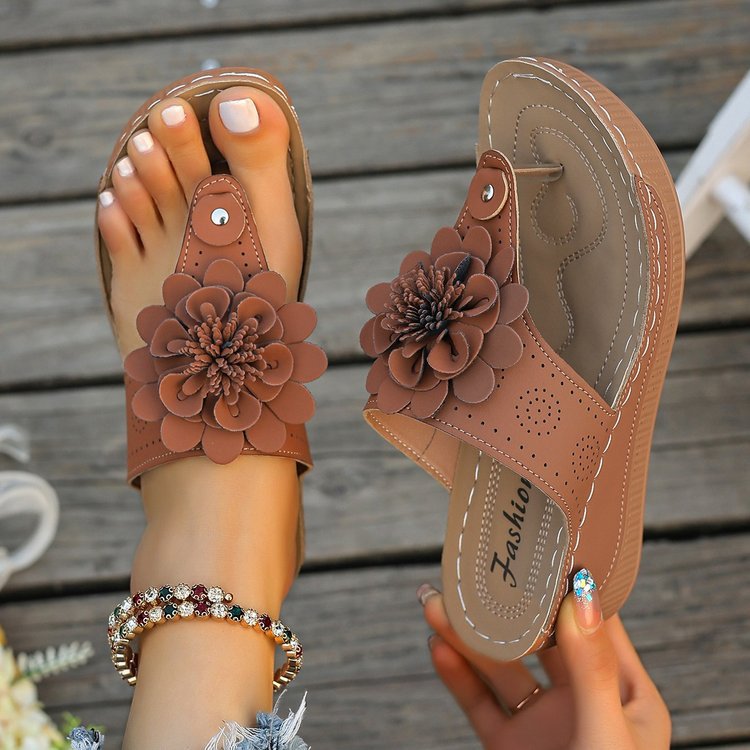 Floral Flops — Plus-size Floral Print Flip-flops in Black