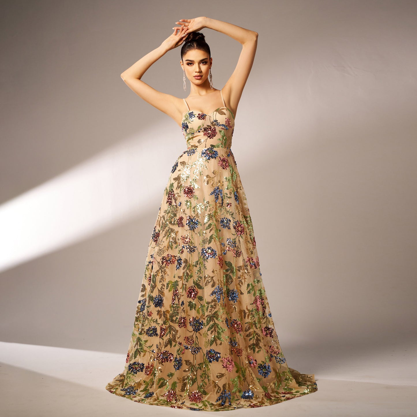 Sequined Stunner — Elegant Sleeveless Suspender Evening Dress