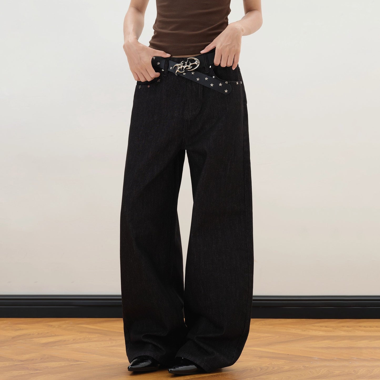 Jean-ius Style — High-End Straight-leg Denim with Stars